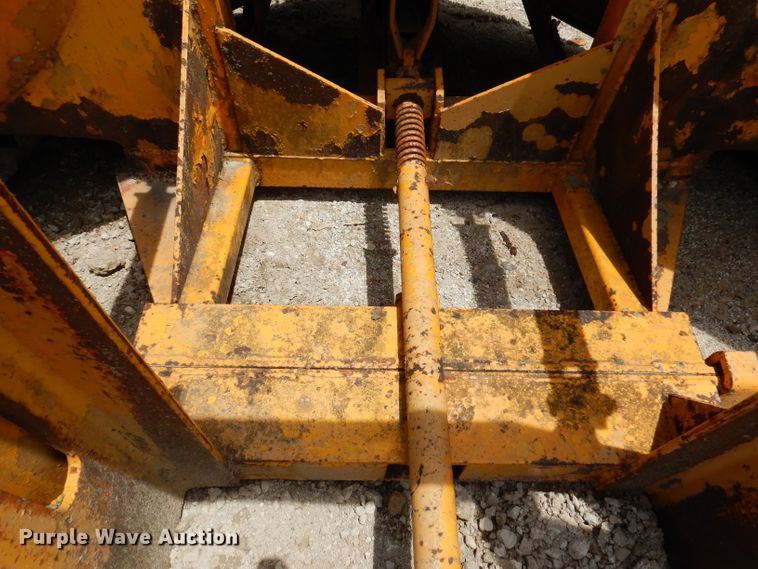 image for item IQ9695 124"W V snow plow