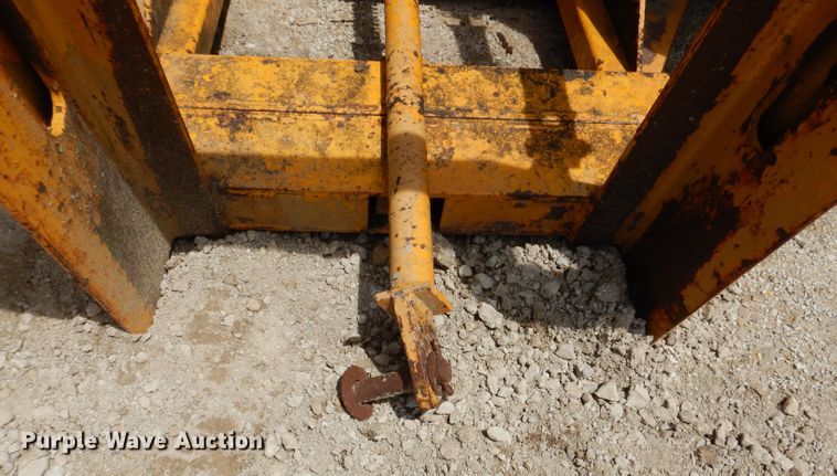 image for item IQ9695 124"W V snow plow