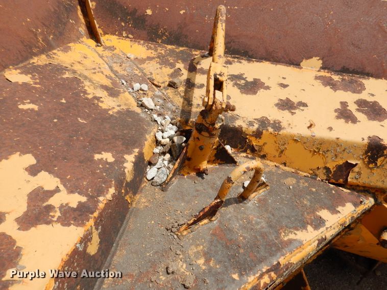 image for item IQ9695 124"W V snow plow