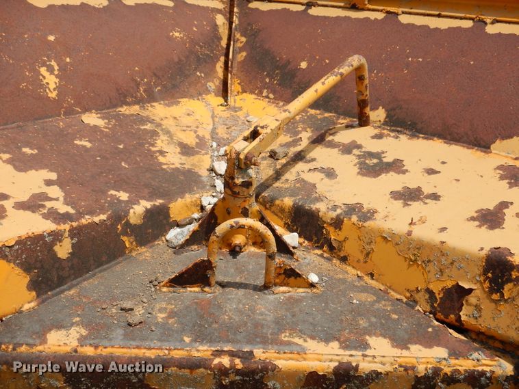 image for item IQ9695 124"W V snow plow