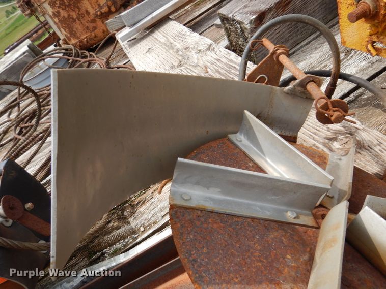 image for item IQ9697 Henderson 96X6XDD end gate spreader