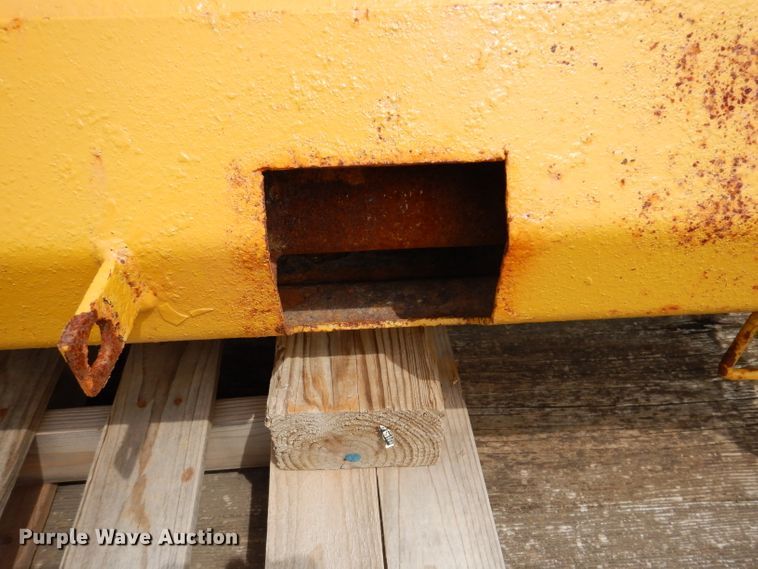 image for item IQ9697 Henderson 96X6XDD end gate spreader