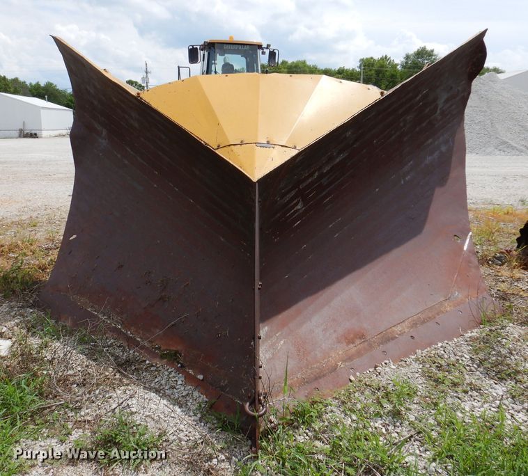 image for item IQ9698 12'10"W V-plow