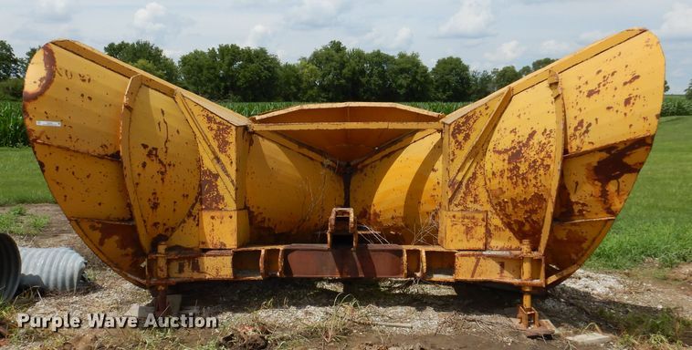 image for item IQ9698 12'10"W V-plow