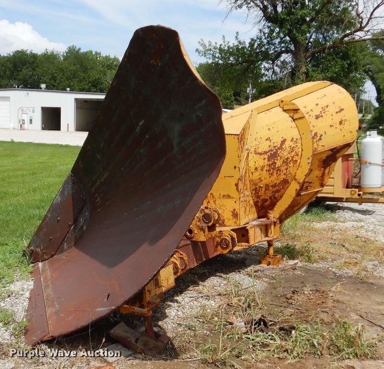 image for item IQ9698 12'10"W V-plow