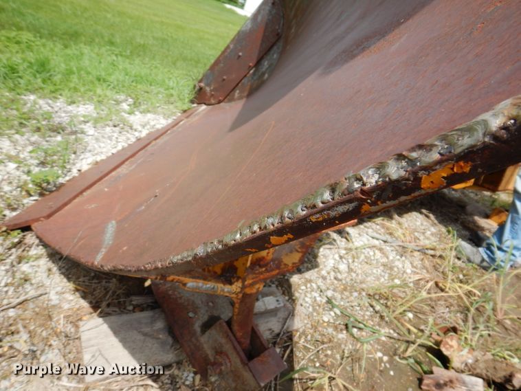 image for item IQ9698 12'10"W V-plow