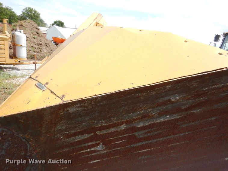 image for item IQ9698 12'10"W V-plow