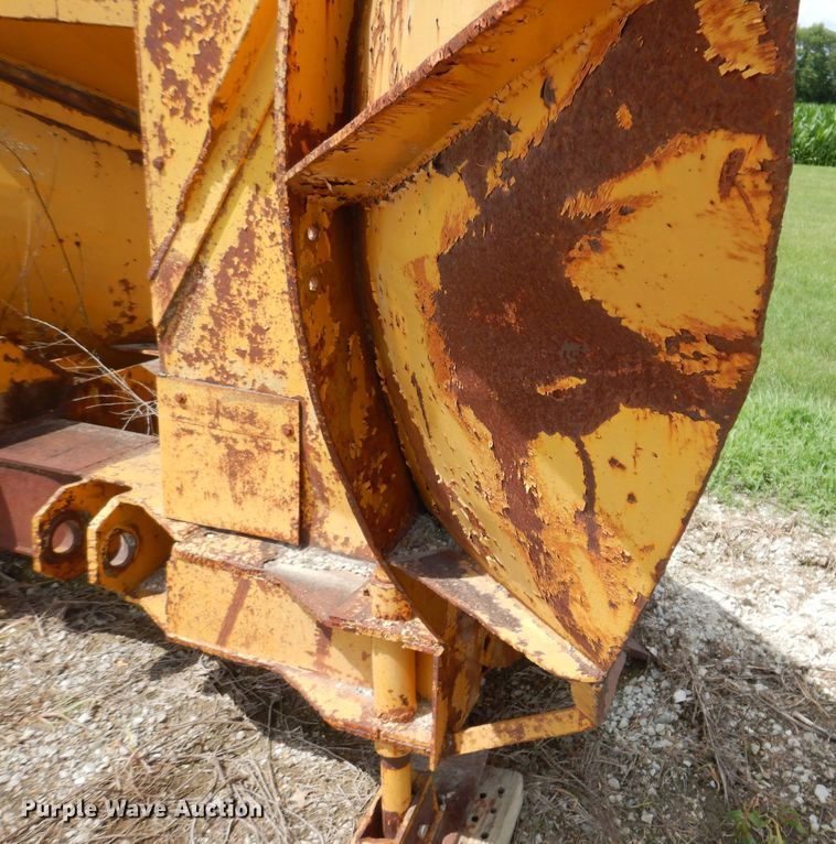 image for item IQ9698 12'10"W V-plow