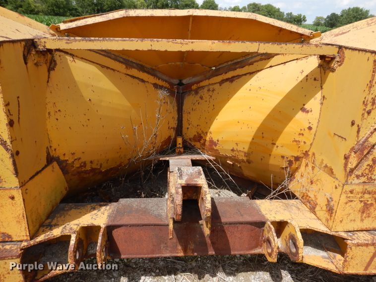 image for item IQ9698 12'10"W V-plow