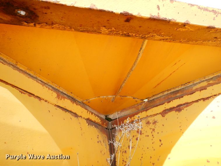 image for item IQ9698 12'10"W V-plow