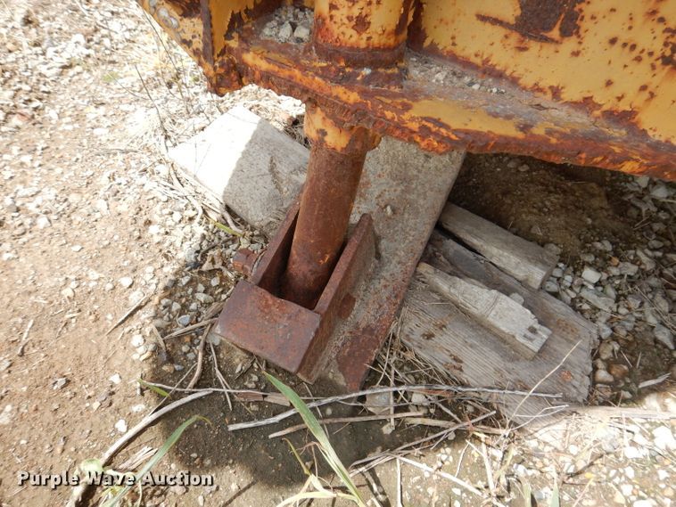 image for item IQ9698 12'10"W V-plow