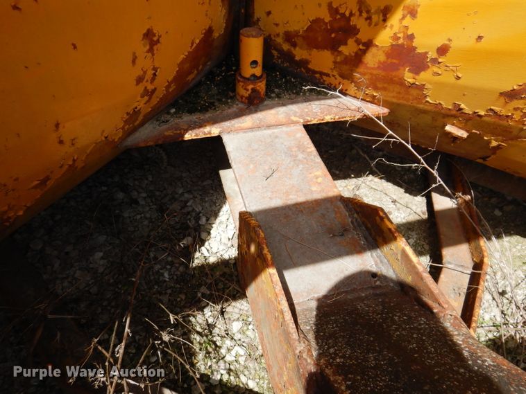 image for item IQ9698 12'10"W V-plow