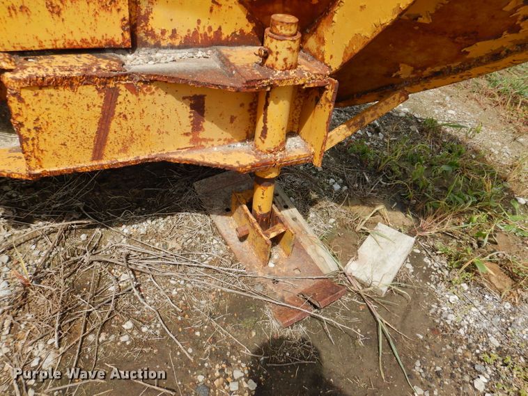 image for item IQ9698 12'10"W V-plow