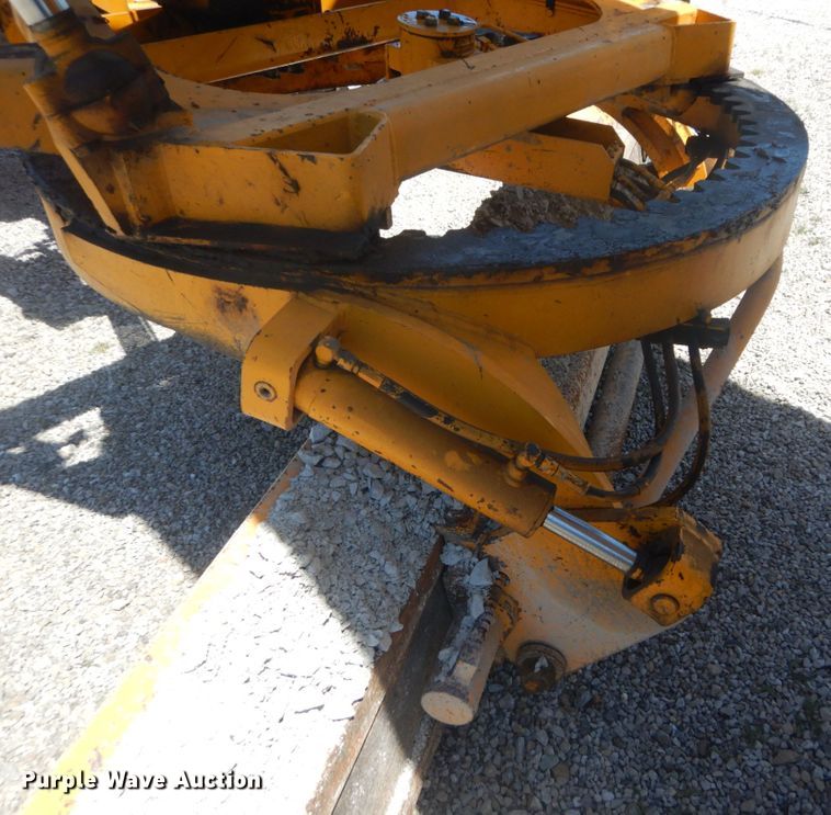 image for item IT9198 1984 John Deere 570A  motor grader