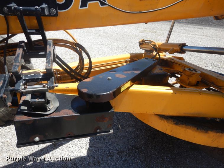 image for item IT9198 1984 John Deere 570A  motor grader