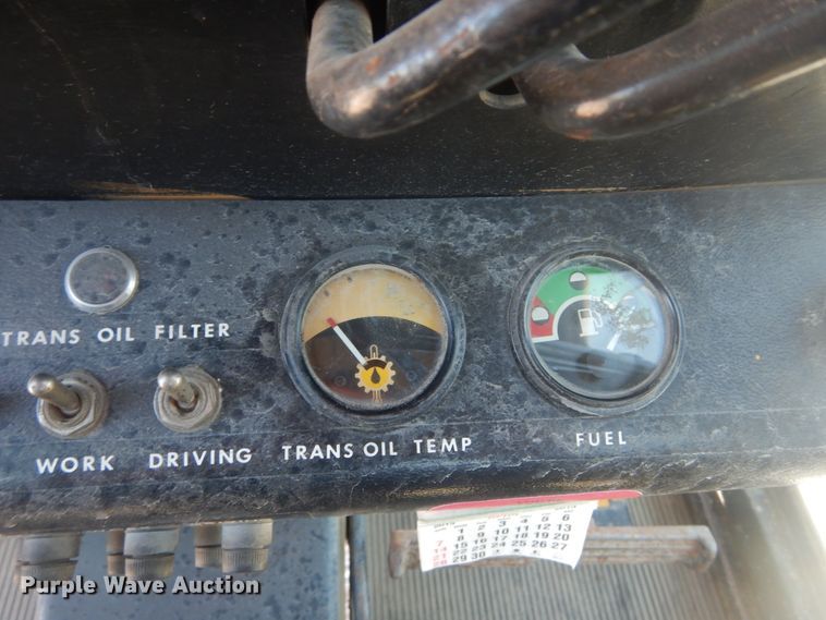 image for item IT9198 1984 John Deere 570A  motor grader