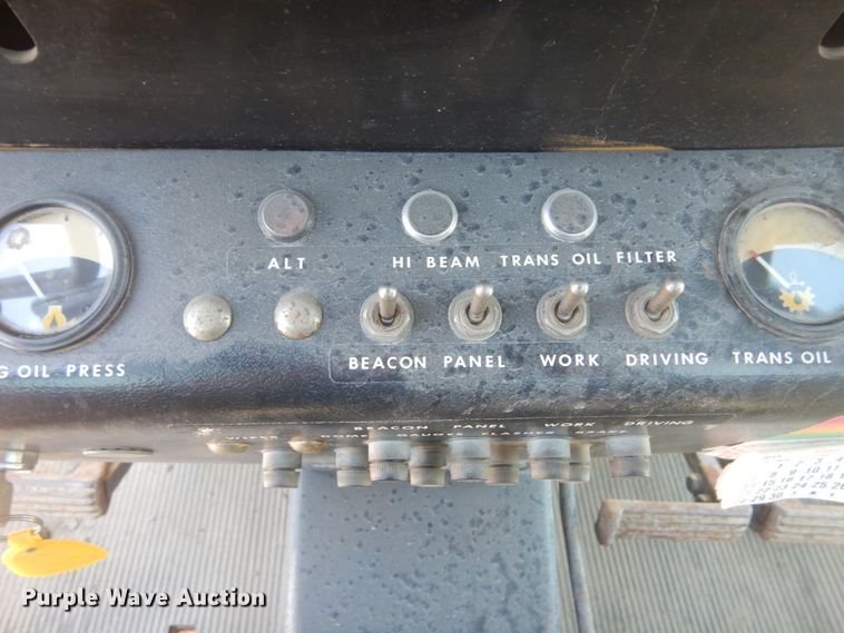 image for item IT9198 1984 John Deere 570A  motor grader