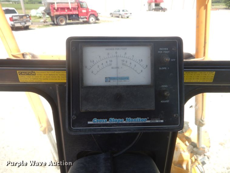 image for item IT9198 1984 John Deere 570A  motor grader