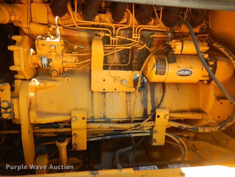 image for item IT9198 1984 John Deere 570A  motor grader