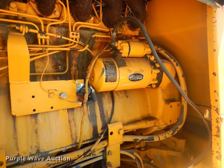 image for item IT9198 1984 John Deere 570A  motor grader