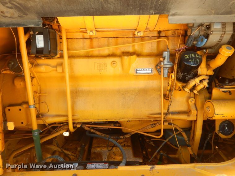 image for item IT9198 1984 John Deere 570A  motor grader