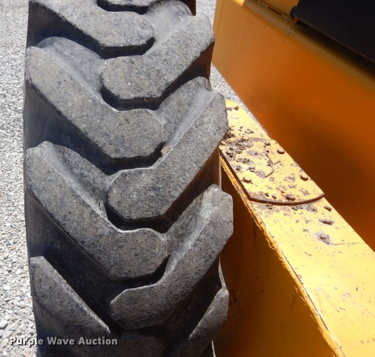 image for item IT9198 1984 John Deere 570A  motor grader