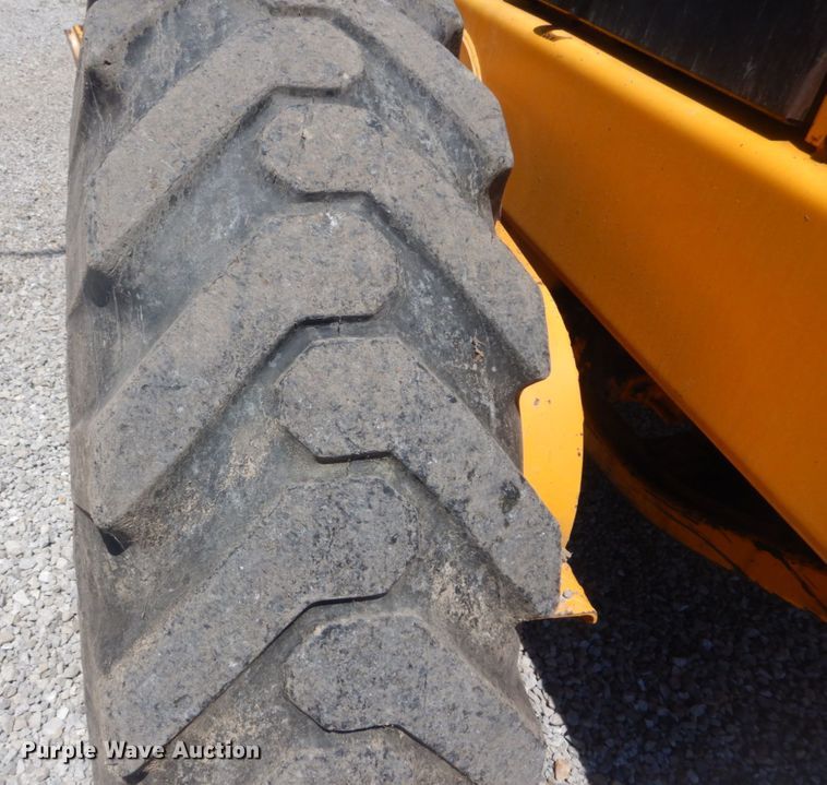 image for item IT9198 1984 John Deere 570A  motor grader