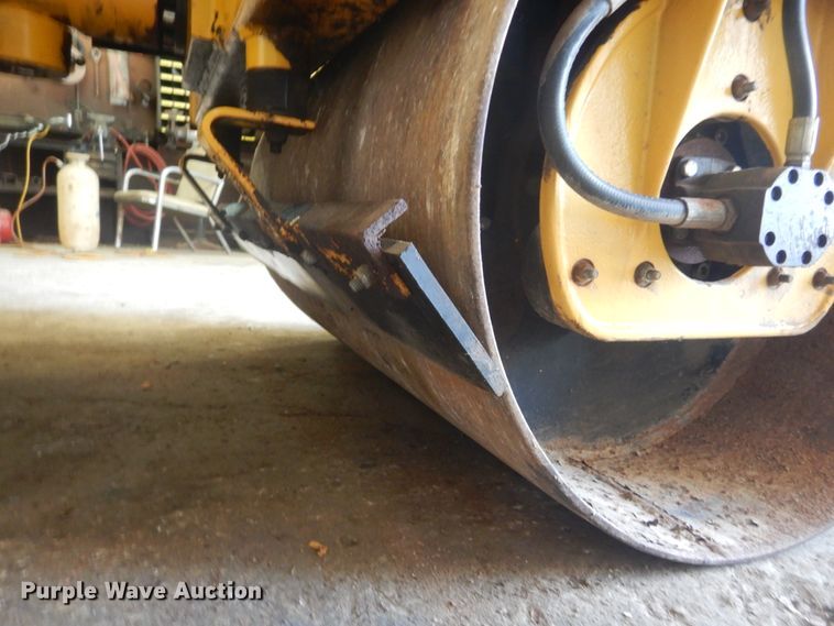 image for item IT9199 1997 Wacker RD880  double drum roller