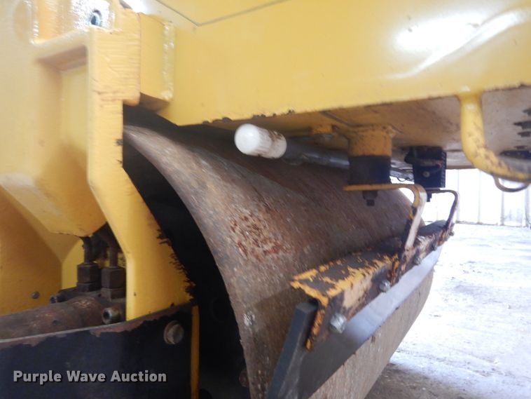 image for item IT9199 1997 Wacker RD880  double drum roller