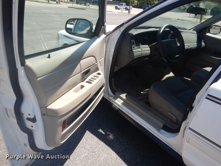 image for item IT9201 2009 Ford Crown Victoria Police Interceptor