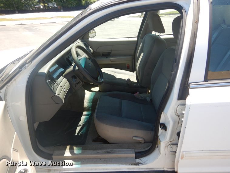 image for item IT9202 2009 Ford Crown Victoria Police Interceptor