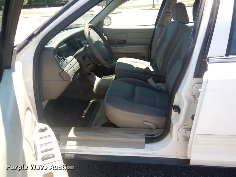 image for item IT9203 2009 Ford Crown Victoria Police Interceptor