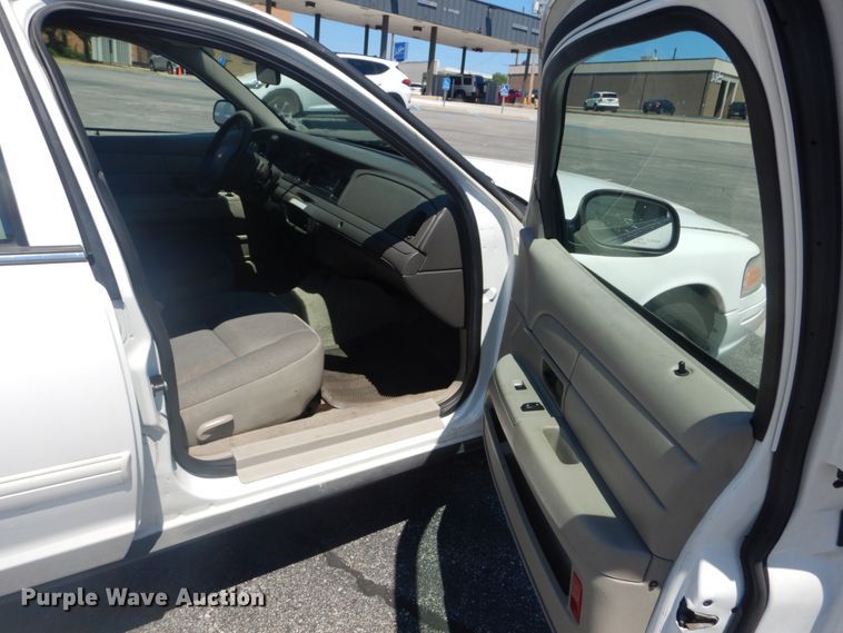 image for item IT9203 2009 Ford Crown Victoria Police Interceptor