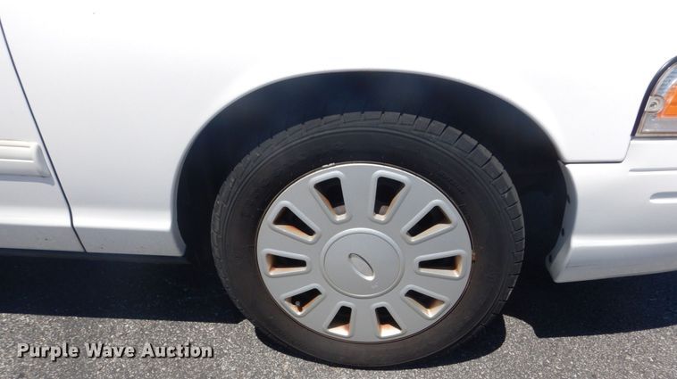 image for item IT9203 2009 Ford Crown Victoria Police Interceptor