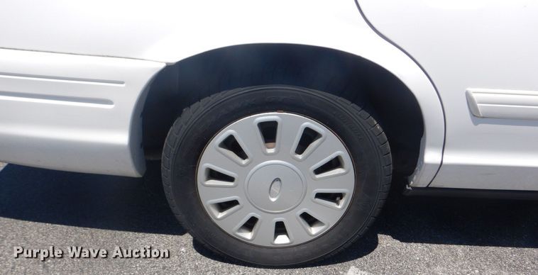 image for item IT9203 2009 Ford Crown Victoria Police Interceptor