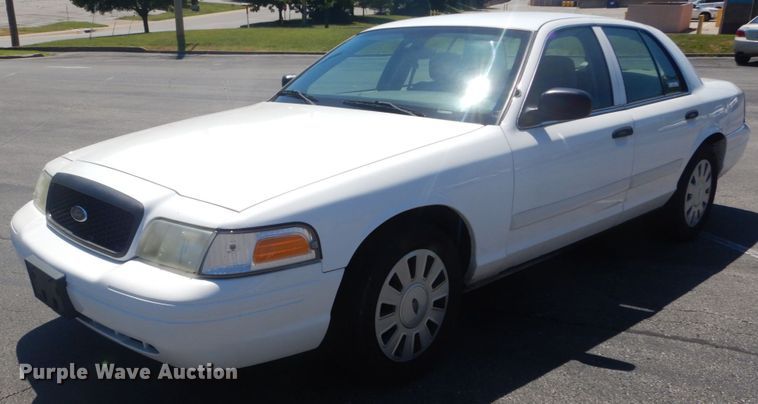 image for item IT9204 2010 Ford Crown Victoria Police Interceptor