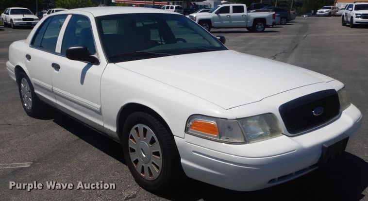 image for item IT9204 2010 Ford Crown Victoria Police Interceptor