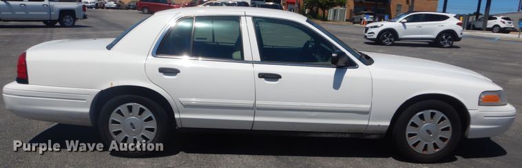 image for item IT9204 2010 Ford Crown Victoria Police Interceptor