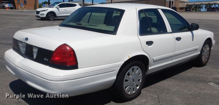 image for item IT9204 2010 Ford Crown Victoria Police Interceptor
