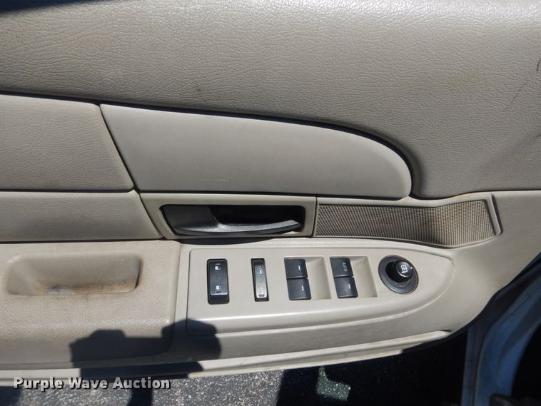 image for item IT9204 2010 Ford Crown Victoria Police Interceptor