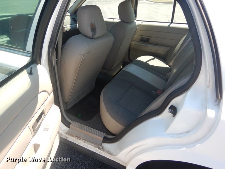image for item IT9204 2010 Ford Crown Victoria Police Interceptor