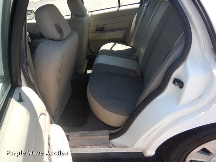 image for item IT9204 2010 Ford Crown Victoria Police Interceptor