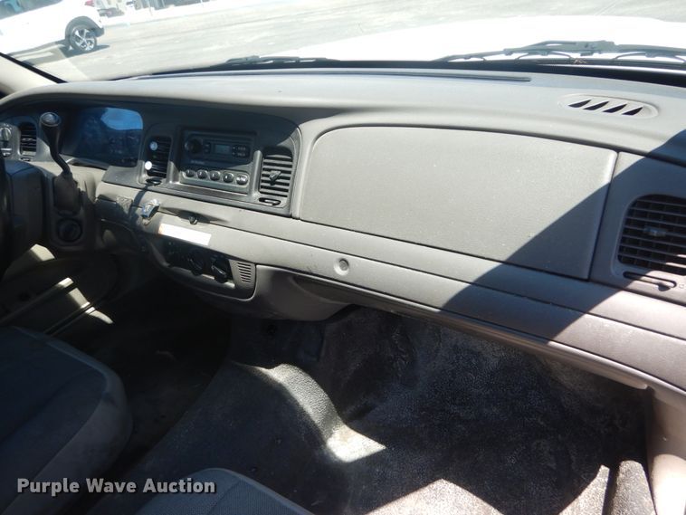 image for item IT9204 2010 Ford Crown Victoria Police Interceptor