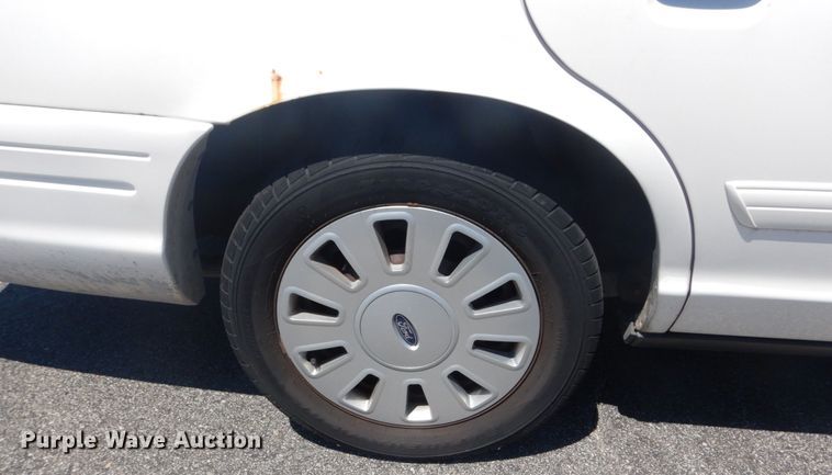 image for item IT9204 2010 Ford Crown Victoria Police Interceptor