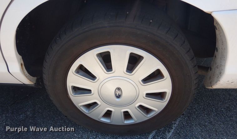 image for item IT9204 2010 Ford Crown Victoria Police Interceptor