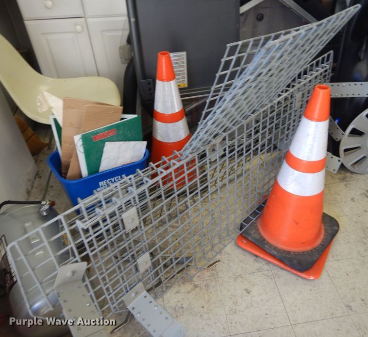 image for item IT9205 Police vehicle equipment