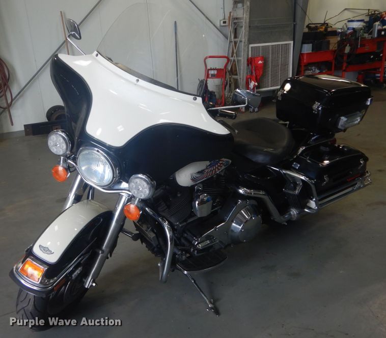 image for item IT9207 2003 Harley Davidson  police motorcycle