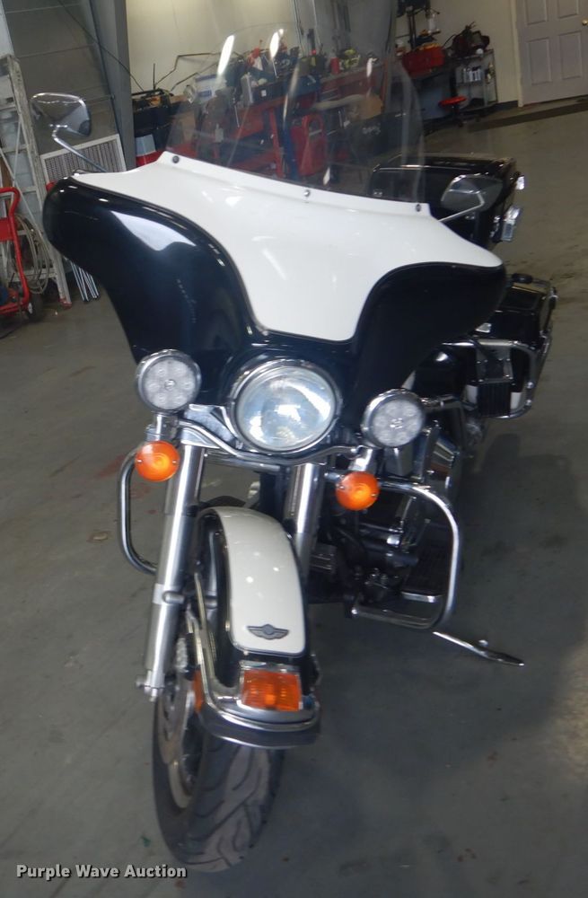 image for item IT9207 2003 Harley Davidson  police motorcycle