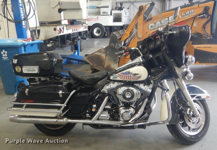 image for item IT9207 2003 Harley Davidson  police motorcycle