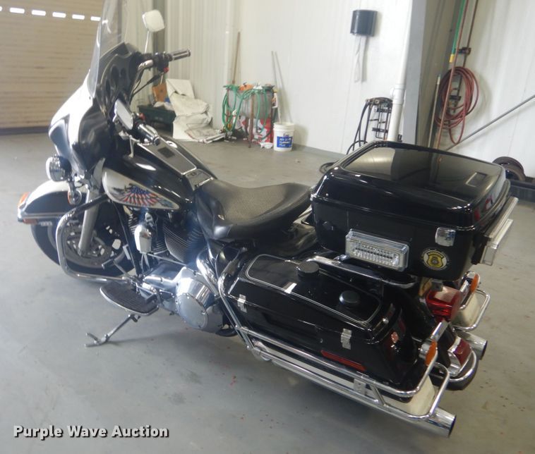 image for item IT9207 2003 Harley Davidson  police motorcycle